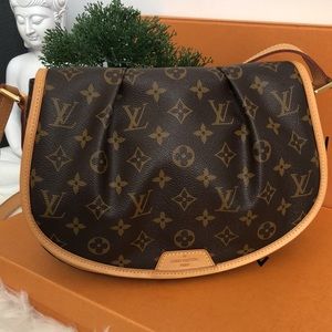 Authentic Louis Vuitton Ménilmontant PM